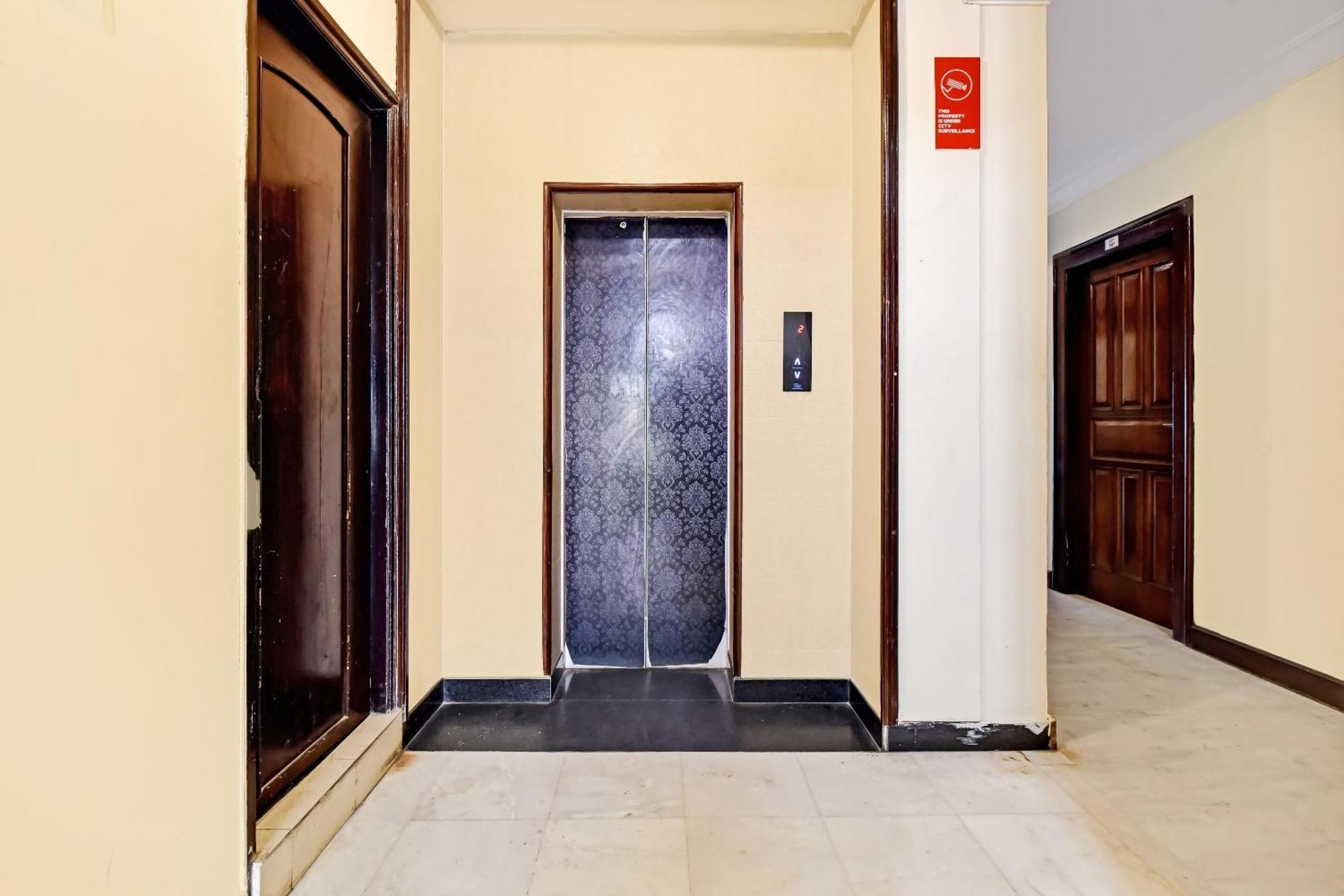 Collection O Hotel Four Boutique Kukas Exterior foto